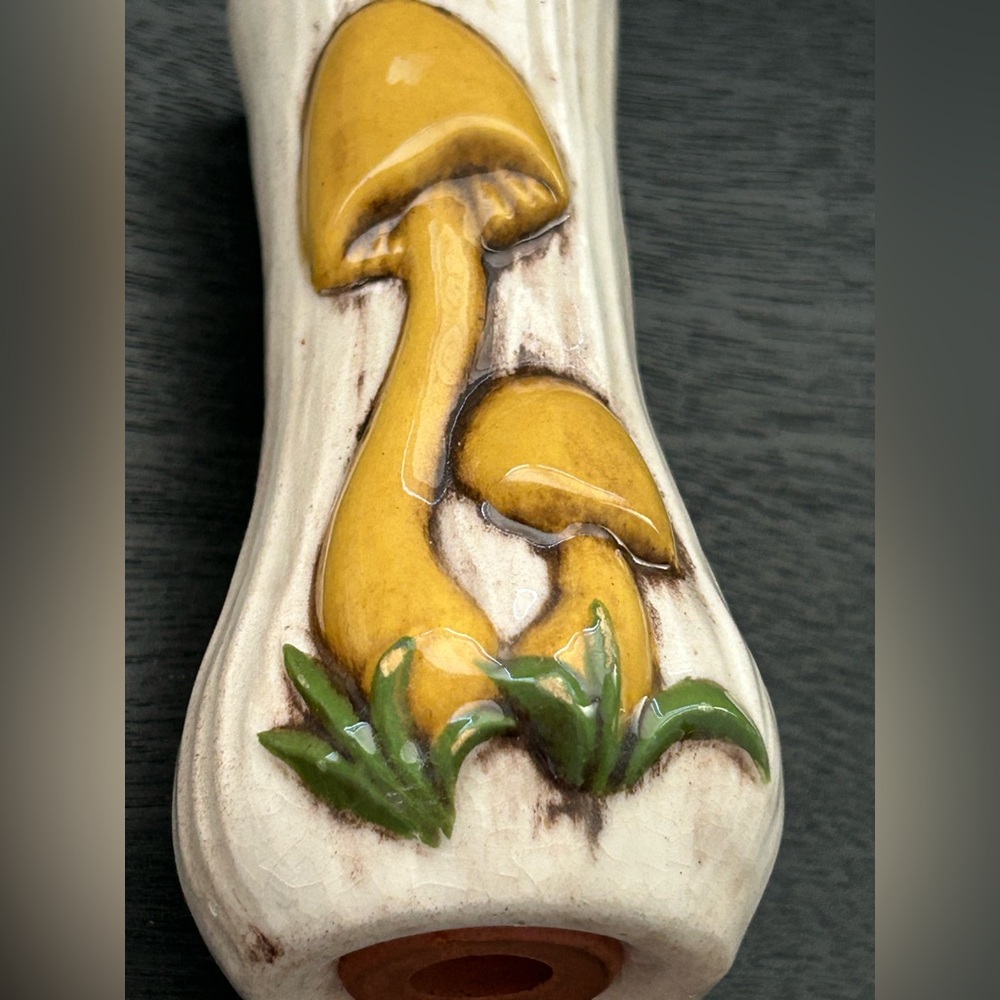 Vintage Mushroom Ceramic Salt & Pepper Shakers Set 70’s MCM Ceramic Hand Painted - Picture 4 of 8